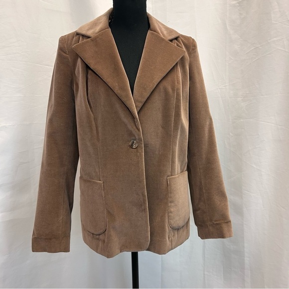 Perruzza Jackets & Blazers - Perruzza vintage camel tan brown velvet single breasted blazer jacket🇨🇦
